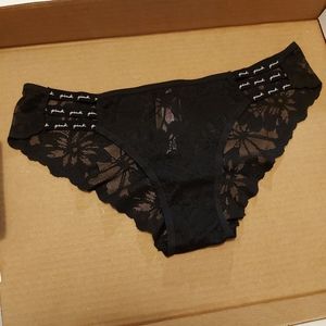 NWT 🏷🐕 Pink by VS Cheekster Panty